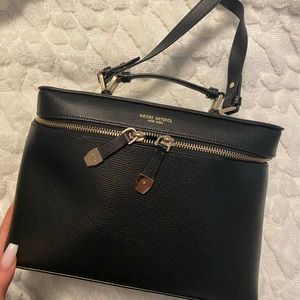 Henri Bendel Cosmetic Case